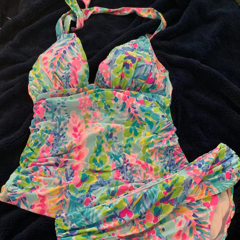 Lilly Pulitzer bikini catch the wave size 6 and 4